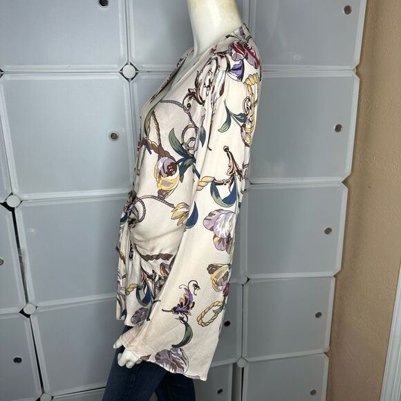 FATE FLORAL PRINTED TIE FRONT PEPLUM BOTTOM BLOUSE Size Medium - Picture 7 of 8